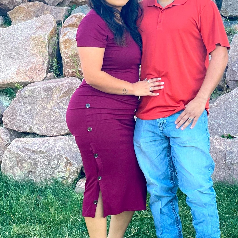 Maroon body con dress w/ bilateral button down slit